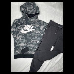 Nike Hoodie & Sweatpants